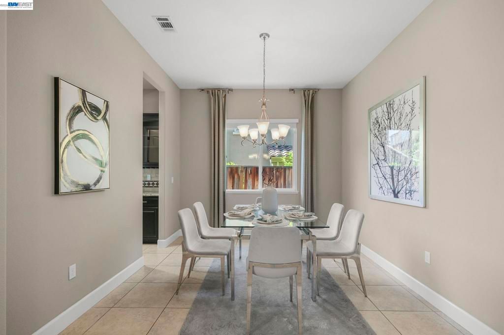 Image 12 of property listing at 4951 Campanille Ct, Dublin, CA 94568