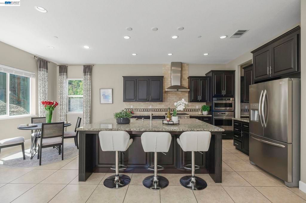 Image 14 of property listing at 4951 Campanille Ct, Dublin, CA 94568
