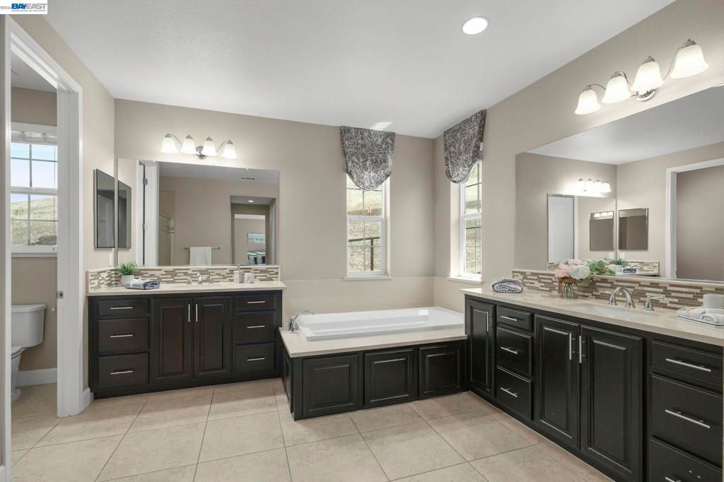 Image 29 of property listing at 4951 Campanille Ct, Dublin, CA 94568