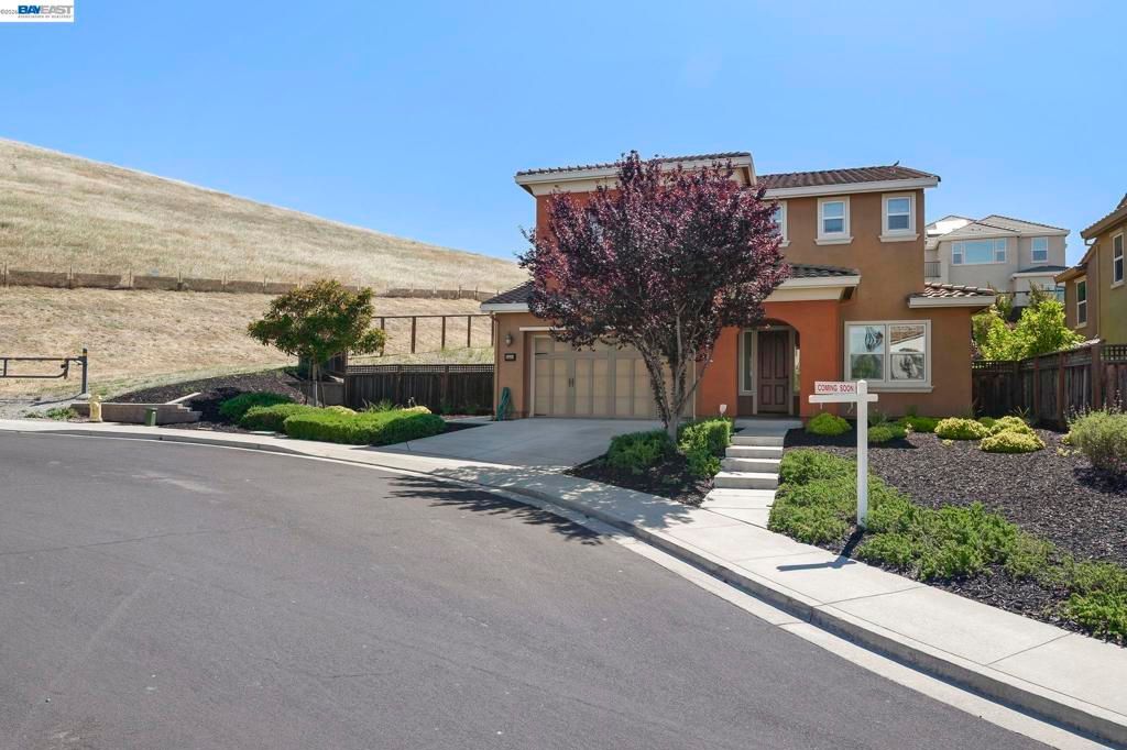 Image 4 of property listing at 4951 Campanille Ct, Dublin, CA 94568