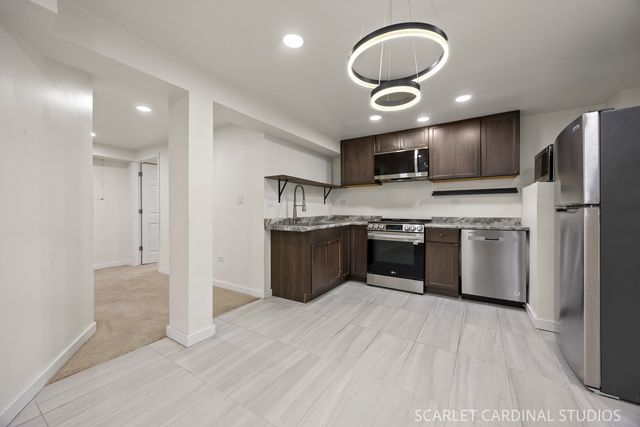 890 Brompton Circle, Bolingbrook, IL 60440