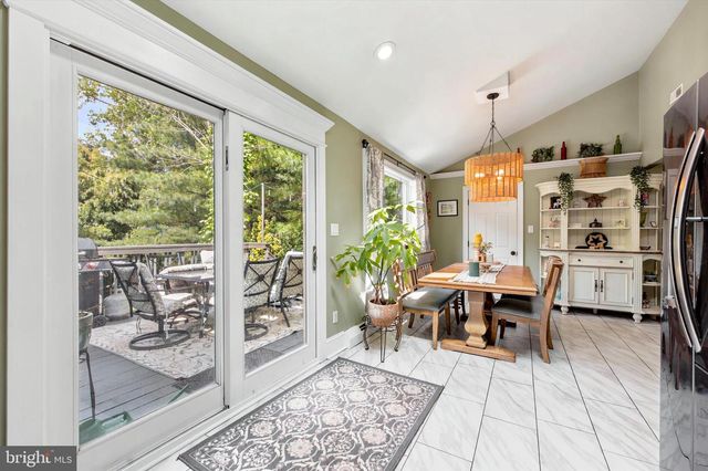 53 SKYLINE DR, Norristown, PA 19403