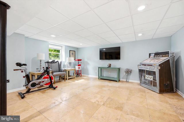 53 SKYLINE DR, Norristown, PA 19403