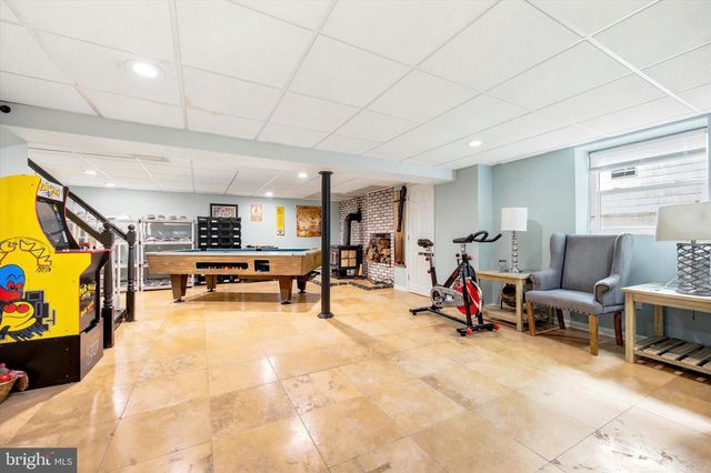 53 SKYLINE DR, Norristown, PA 19403
