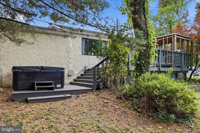 53 SKYLINE DR, Norristown, PA 19403