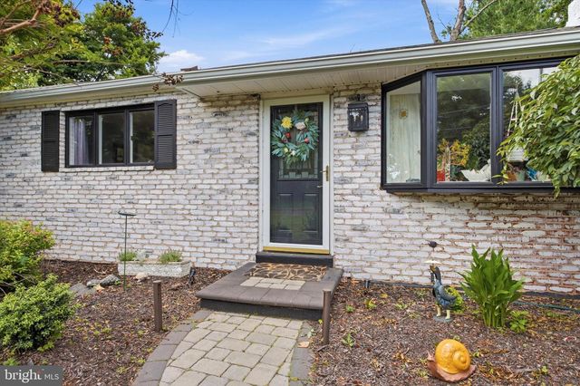 53 SKYLINE DR, Norristown, PA 19403
