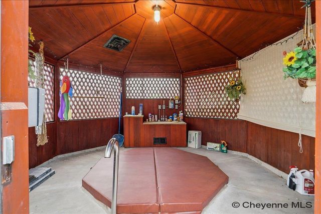 3235 BOXELDER DR, Cheyenne, WY 82001