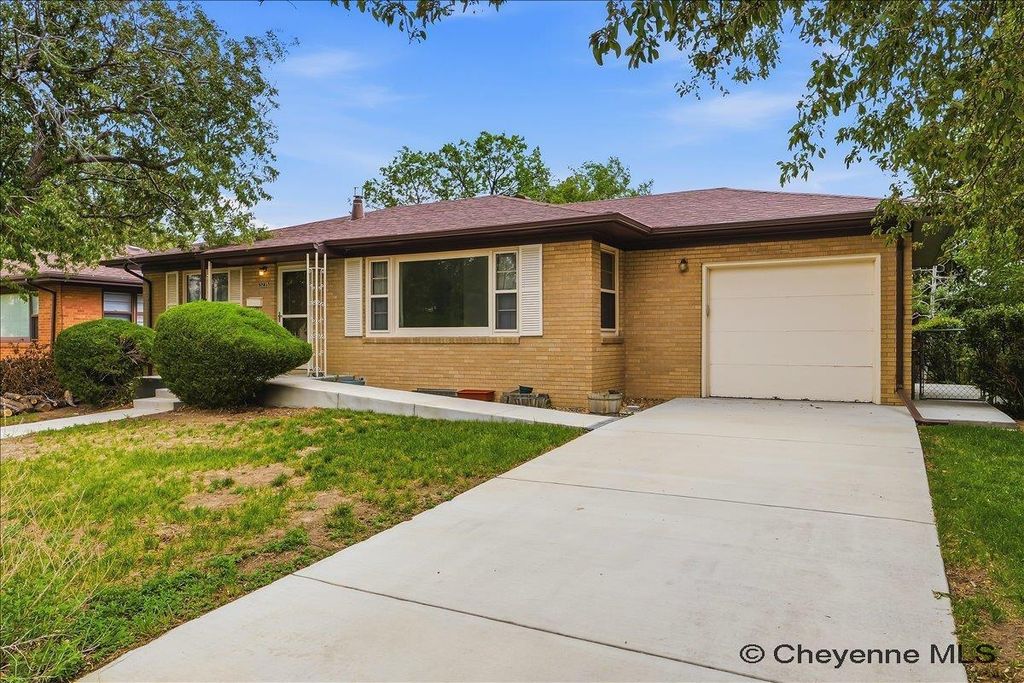 3235 BOXELDER DR, Cheyenne, WY 82001