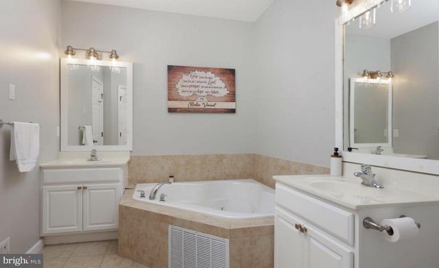248 HAWTHORNE LN, Barnegat, NJ 08005