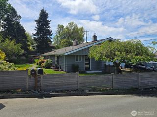 1012 9th Avenue N, Edmonds, WA 98020