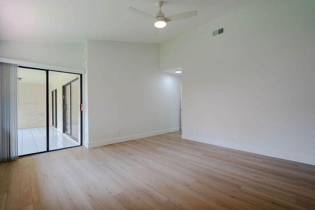 5710 Coach House Circle G, Boca Raton, FL 33486