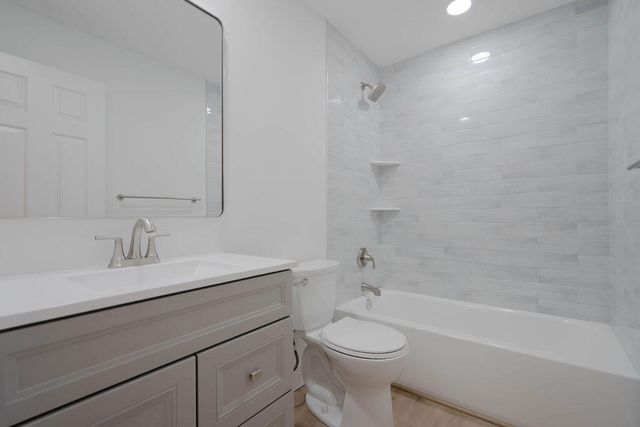 5710 Coach House Circle G, Boca Raton, FL 33486