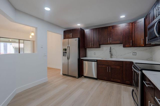 5710 Coach House Circle G, Boca Raton, FL 33486