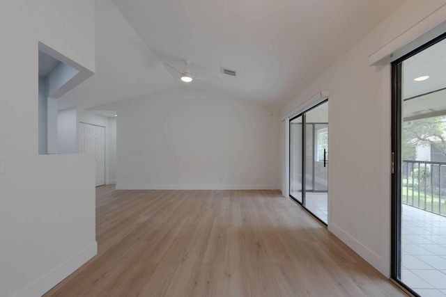 5710 Coach House Circle G, Boca Raton, FL 33486