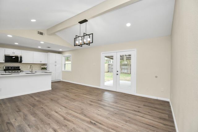 531 Edgebrook Drive, Houston, TX 77034