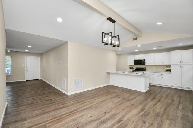 531 Edgebrook Drive, Houston, TX 77034