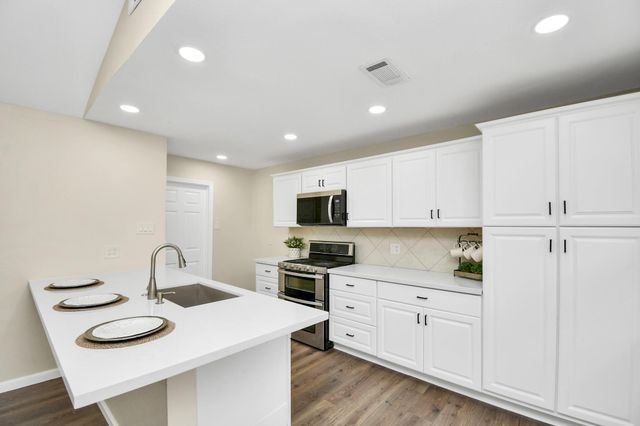 531 Edgebrook Drive, Houston, TX 77034