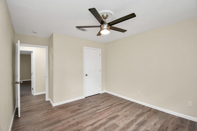 531 Edgebrook Drive, Houston, TX 77034