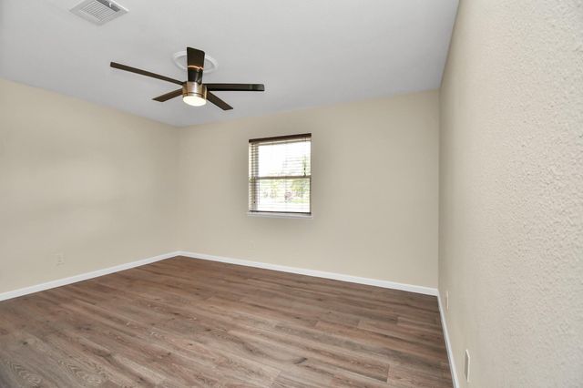 531 Edgebrook Drive, Houston, TX 77034