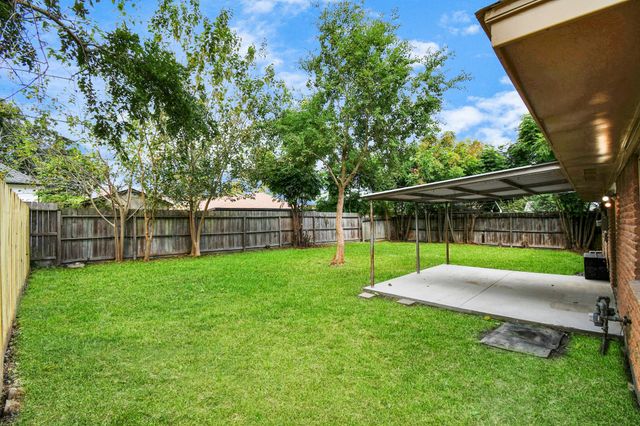 531 Edgebrook Drive, Houston, TX 77034