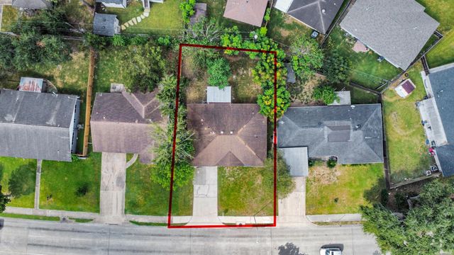 531 Edgebrook Drive, Houston, TX 77034