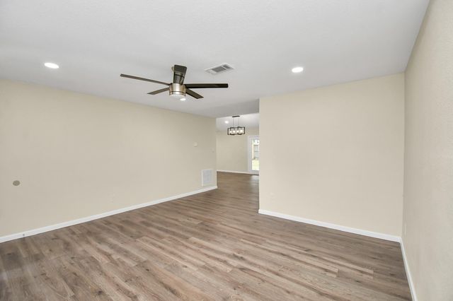 531 Edgebrook Drive, Houston, TX 77034