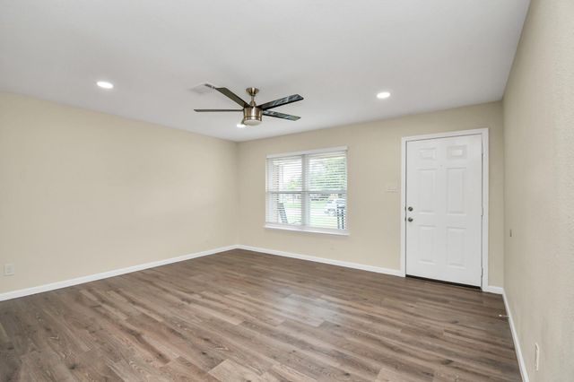 531 Edgebrook Drive, Houston, TX 77034