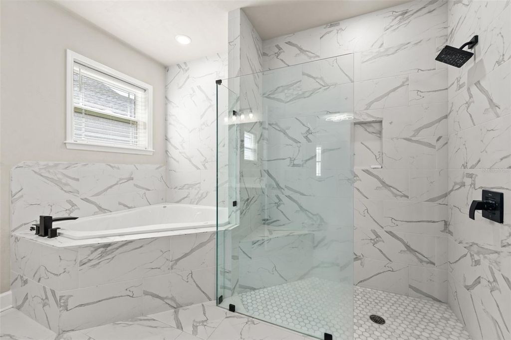 Image 18 of property listing at 24784 SW 21ST LANE, Newberry, FL 32669