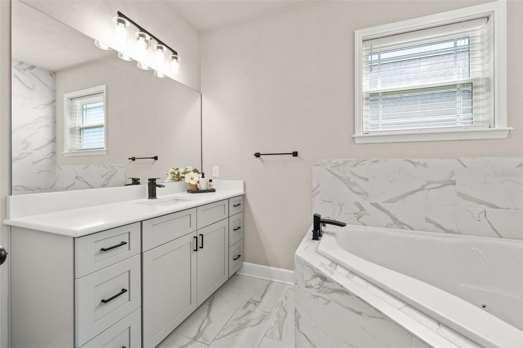 Image 28 of property listing at 24784 SW 21ST LANE, Newberry, FL 32669