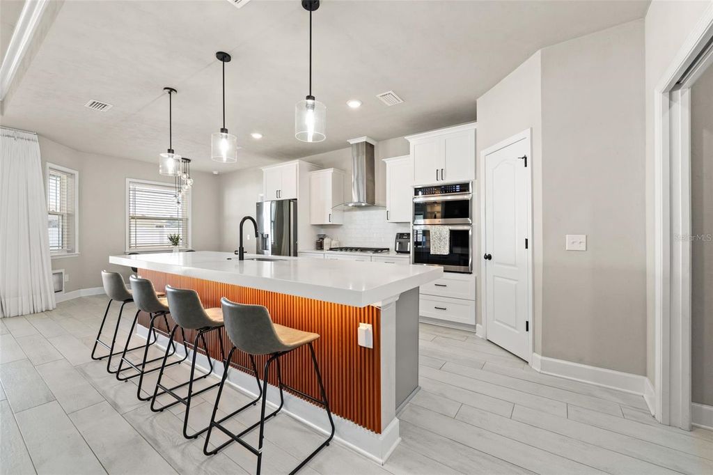 Image 6 of property listing at 24784 SW 21ST LANE, Newberry, FL 32669