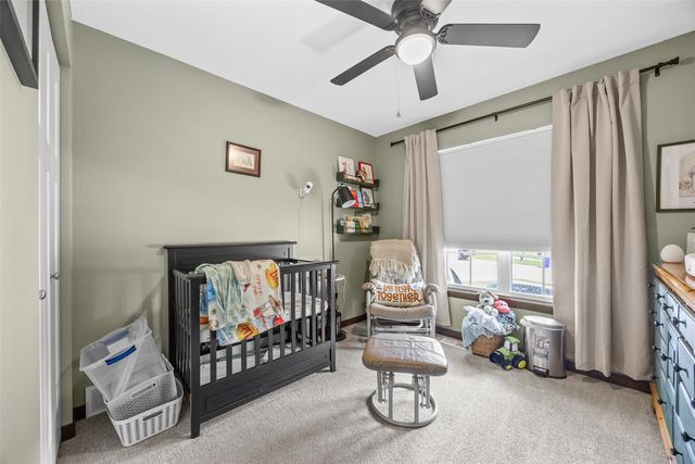 1710 Bobcat Dr NW, Cedar Rapids, IA 52405