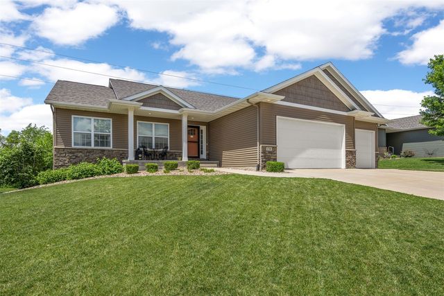 1710 Bobcat Dr NW, Cedar Rapids, IA 52405