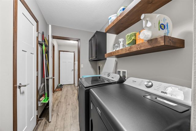 1710 Bobcat Dr NW, Cedar Rapids, IA 52405