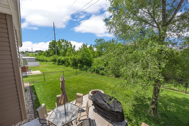 1710 Bobcat Dr NW, Cedar Rapids, IA 52405
