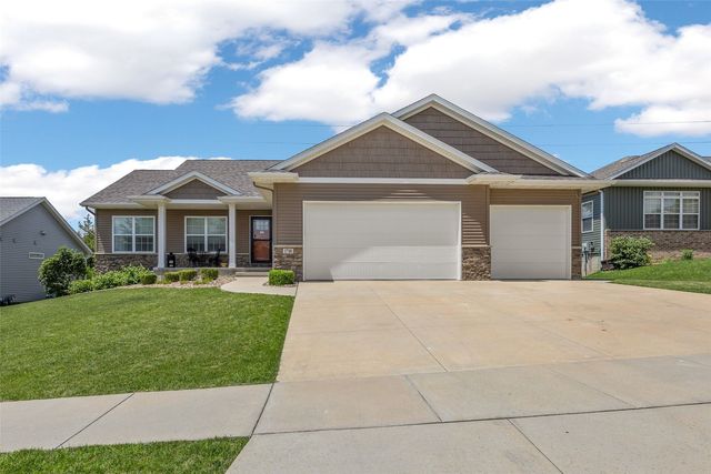 1710 Bobcat Dr NW, Cedar Rapids, IA 52405