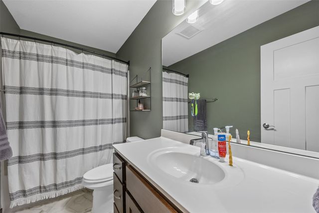 1710 Bobcat Dr NW, Cedar Rapids, IA 52405