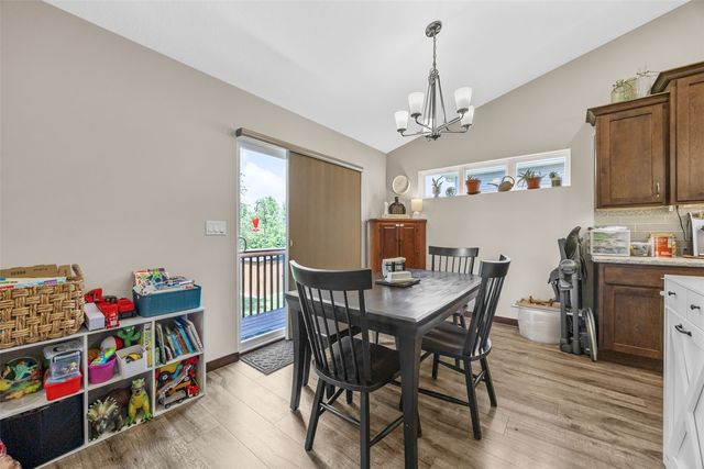 1710 Bobcat Dr NW, Cedar Rapids, IA 52405