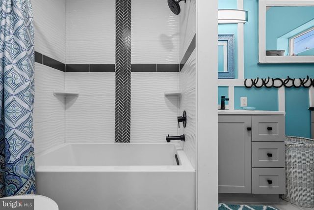 420 W 17TH AVE, North Wildwood, NJ 08260