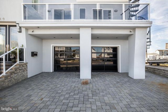 420 W 17TH AVE, North Wildwood, NJ 08260