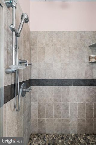 420 W 17TH AVE, North Wildwood, NJ 08260