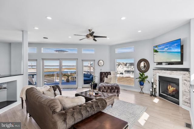 420 W 17TH AVE, North Wildwood, NJ 08260