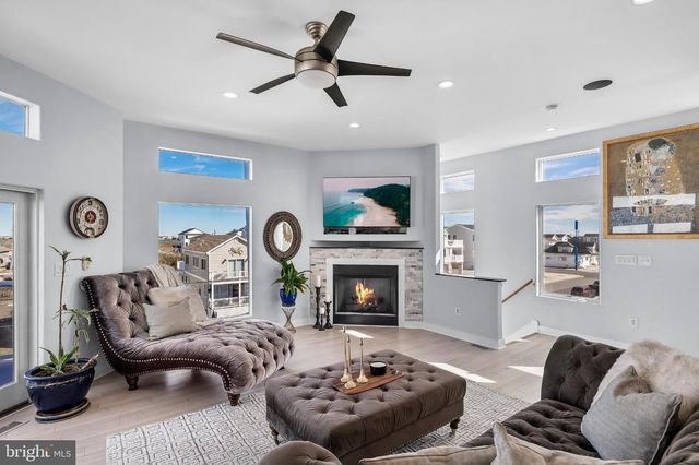 420 W 17TH AVE, North Wildwood, NJ 08260