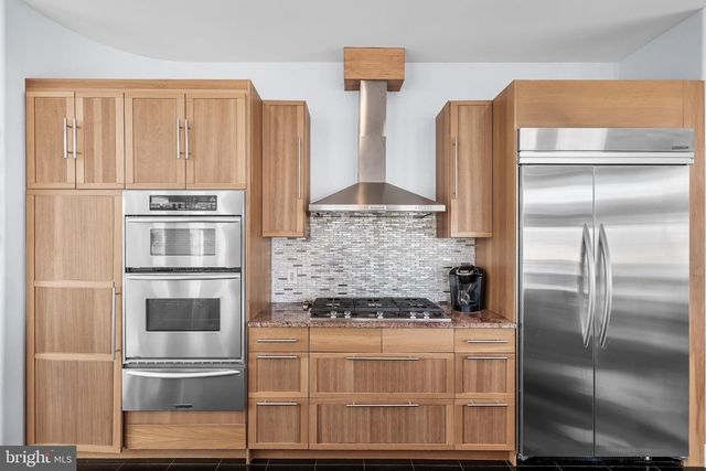 420 W 17TH AVE, North Wildwood, NJ 08260