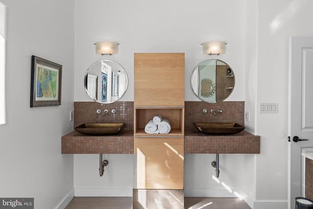 420 W 17TH AVE, North Wildwood, NJ 08260