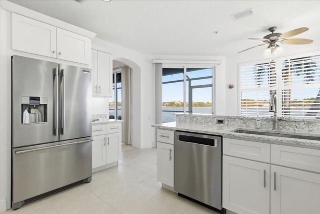 6515 MOORINGS POINT CIRCLE 102, Lakewood Ranch, FL 34202