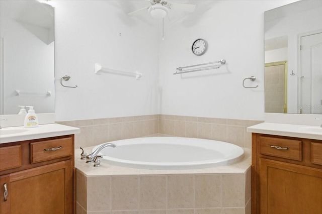 6515 MOORINGS POINT CIRCLE 102, Lakewood Ranch, FL 34202