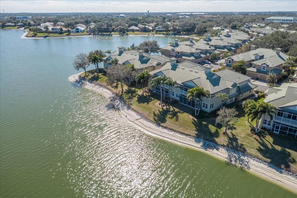 Image 6 of property listing at 6515 MOORINGS POINT CIRCLE 102, Lakewood Ranch, FL 34202