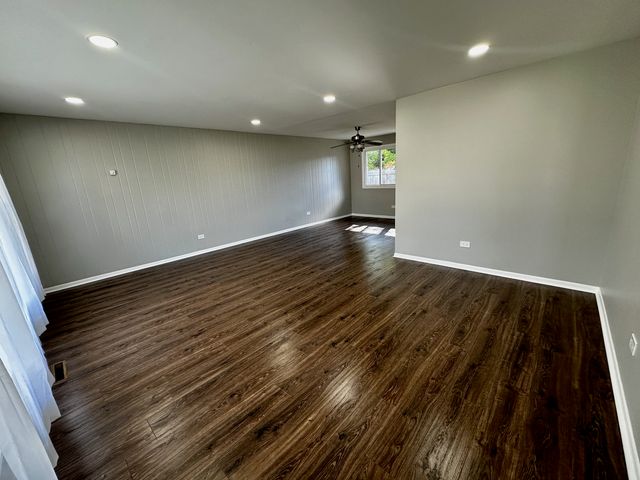 1229 E 165TH Place, South Holland, IL 60473