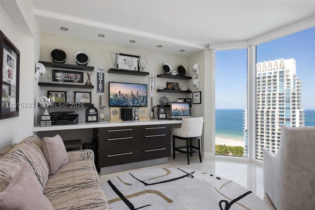 300 Pointe Dr 2806, Miami Beach, FL 33139