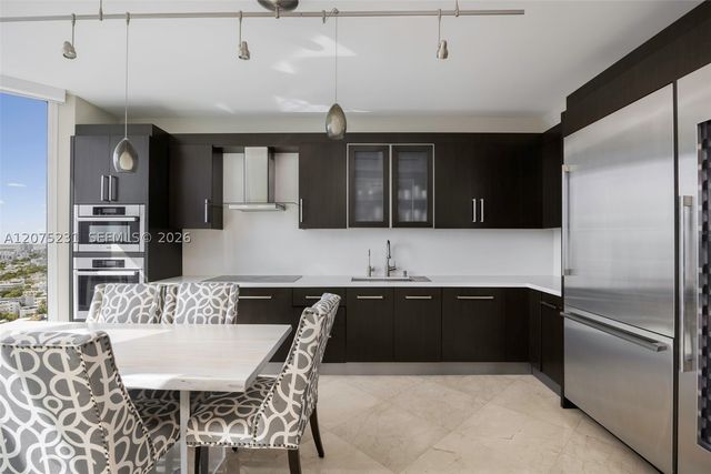 300 Pointe Dr 2806, Miami Beach, FL 33139